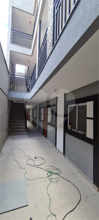 APARTAMENTO VENDE.SE EM CONDOMÍNIO - PORTEIRA FECHADA