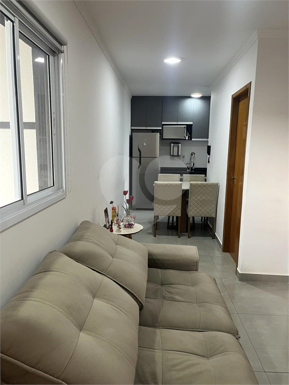APARTAMENTO VENDE.SE EM CONDOMÍNIO - PORTEIRA FECHADA