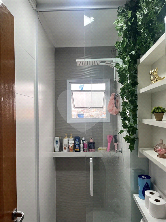 APARTAMENTO VENDE.SE EM CONDOMÍNIO - PORTEIRA FECHADA