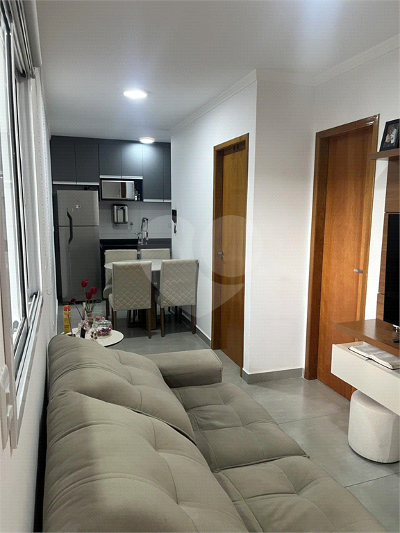 APARTAMENTO VENDE.SE EM CONDOMÍNIO - PORTEIRA FECHADA