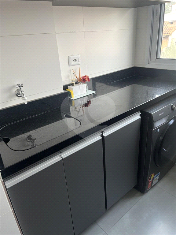 APARTAMENTO VENDE.SE EM CONDOMÍNIO - PORTEIRA FECHADA