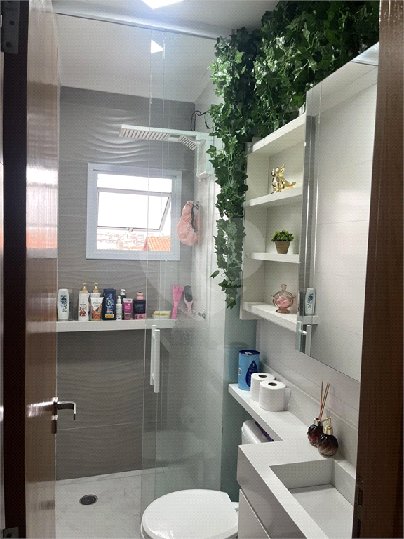 APARTAMENTO VENDE.SE EM CONDOMÍNIO - PORTEIRA FECHADA