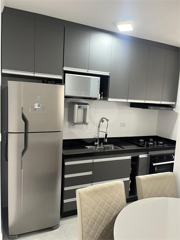 APARTAMENTO VENDE.SE EM CONDOMÍNIO - PORTEIRA FECHADA