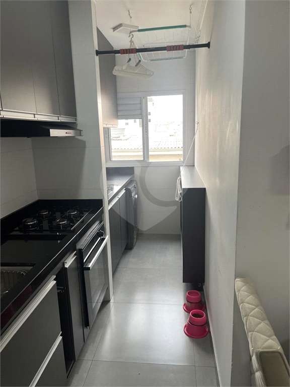 APARTAMENTO VENDE.SE EM CONDOMÍNIO - PORTEIRA FECHADA