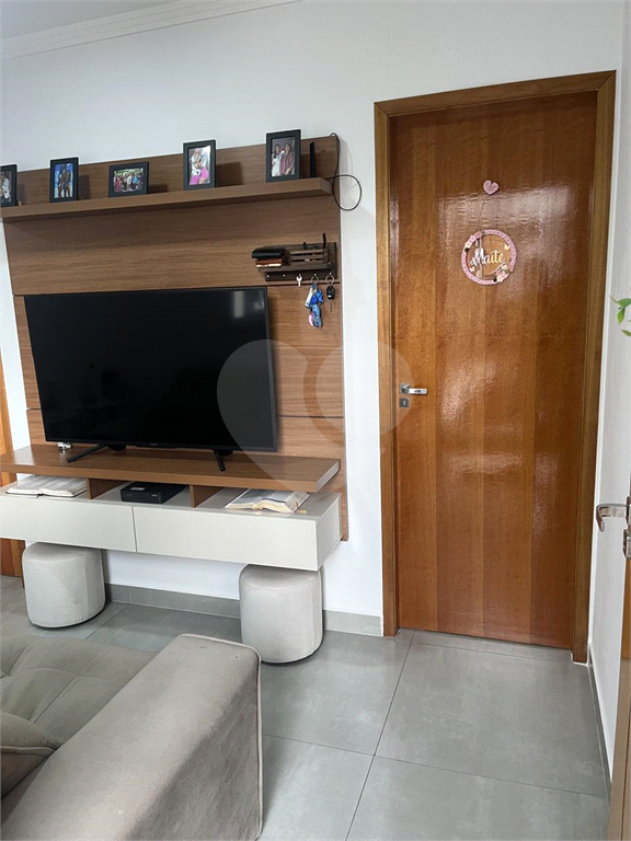 APARTAMENTO VENDE.SE EM CONDOMÍNIO - PORTEIRA FECHADA