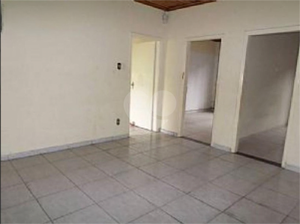 Casa à venda com 3 quartos, 207m² - Foto 4
