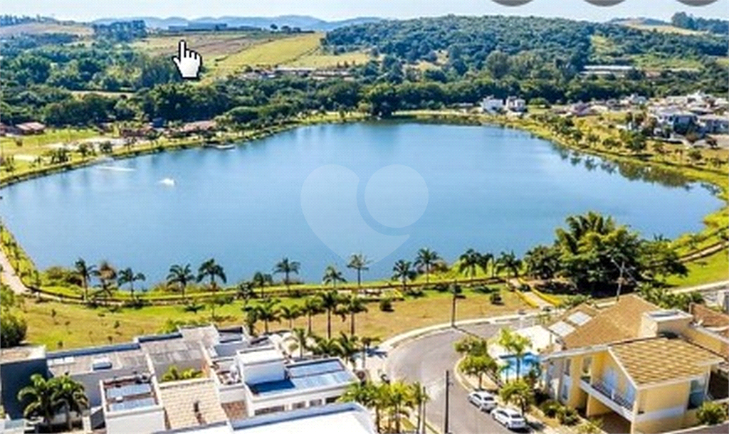 Casa Mobiliada em condomínio fechado com 5 suítes, piscina em Atibaia