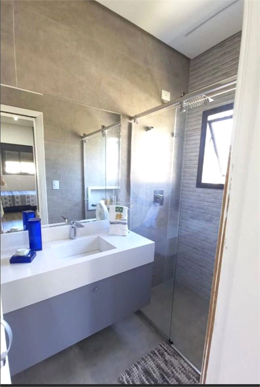 Casa Mobiliada em condomínio fechado com 5 suítes, piscina em Atibaia