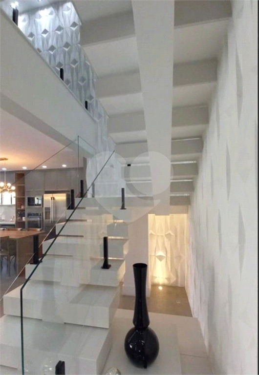 Casa Mobiliada em condomínio fechado com 5 suítes, piscina em Atibaia