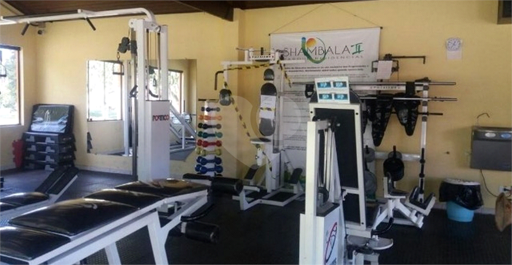 Casa Mobiliada em condomínio fechado com 5 suítes, piscina em Atibaia