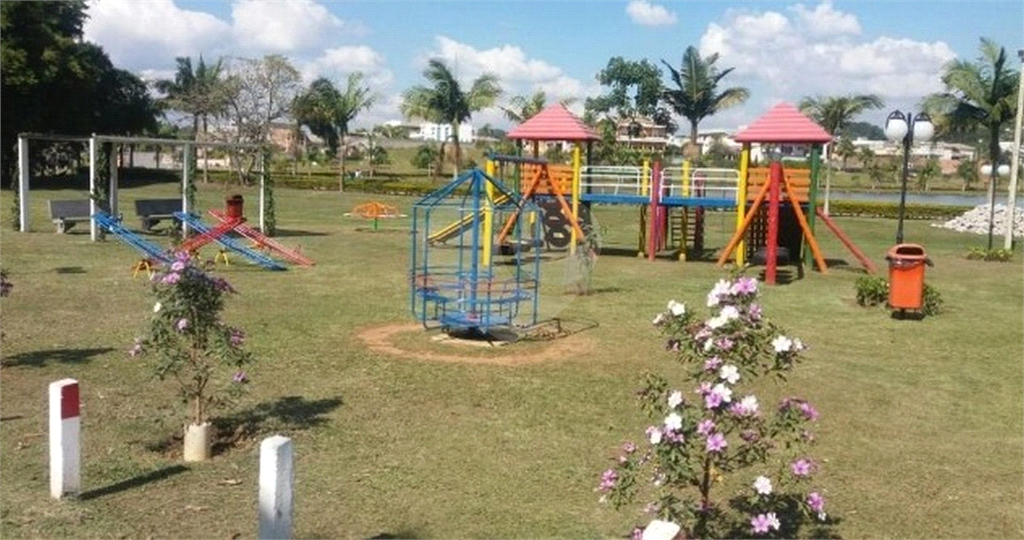 Casa Mobiliada em condomínio fechado com 5 suítes, piscina em Atibaia