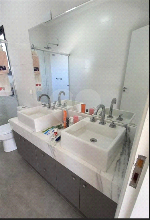 Casa Mobiliada em condomínio fechado com 5 suítes, piscina em Atibaia