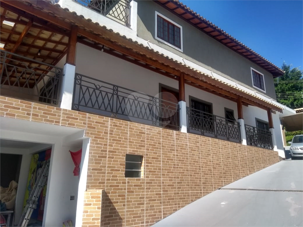 Casa de Condomínio à venda com 3 quartos, 288m² - Foto 1