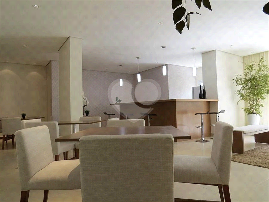 Excelente apartamento com varanda, 3 dormitórios 1 suíte e 1 vaga. 