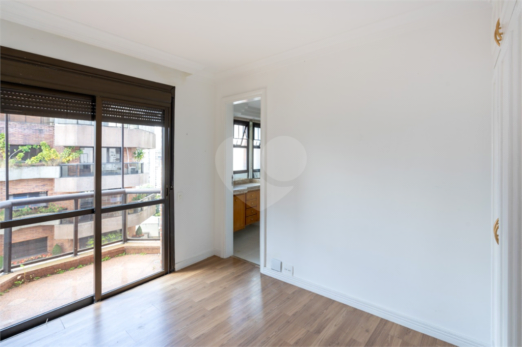 Apartamento à venda com 4 quartos, 591m² - Foto 2