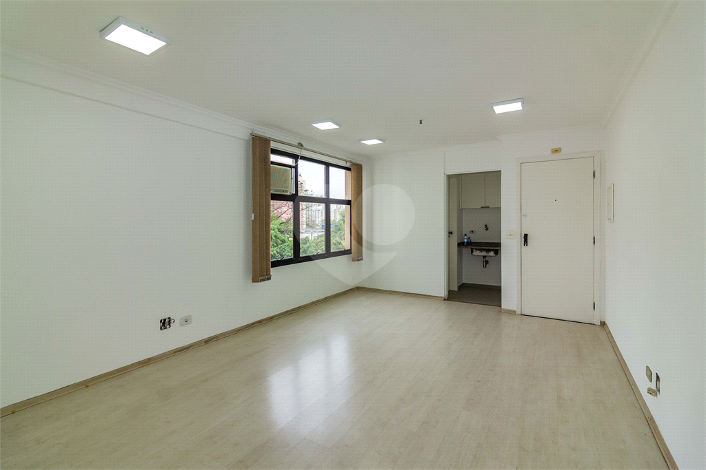 SALA COMERCIAL PARA VENDA COM  33 M DE ÁREA E  UMA VAGA NA VILA NOVA CONCEIÇÃO!