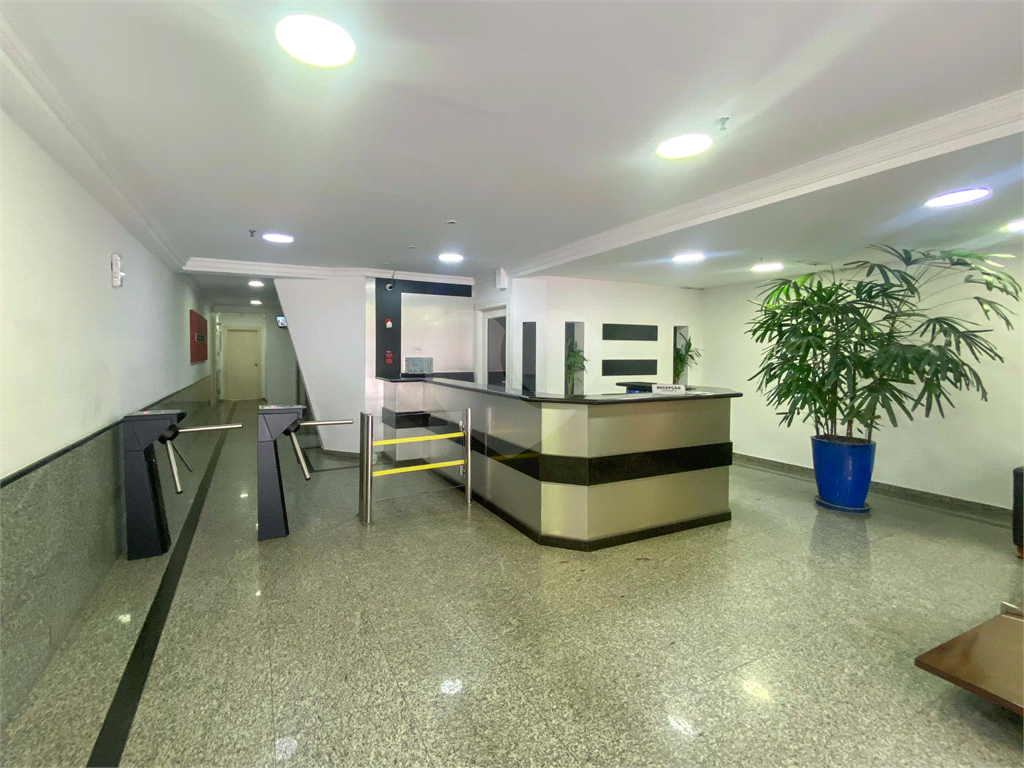 SALA COMERCIAL PARA VENDA COM  33 M DE ÁREA E  UMA VAGA NA VILA NOVA CONCEIÇÃO!