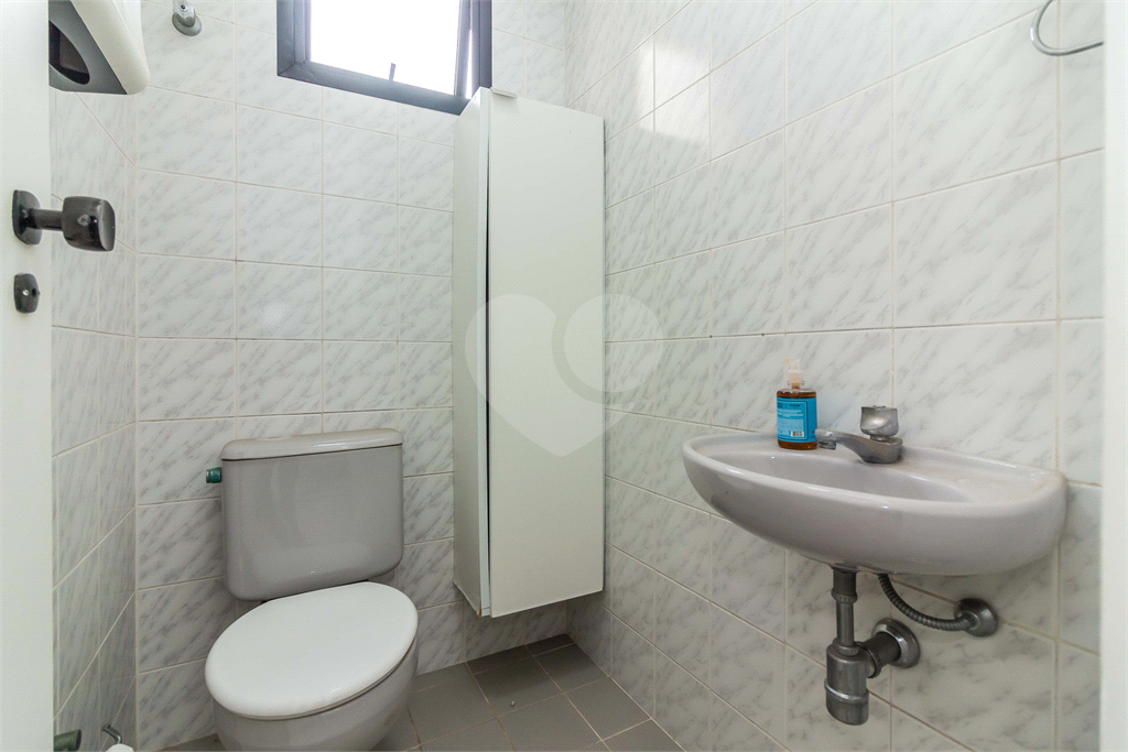 SALA COMERCIAL PARA VENDA COM  33 M DE ÁREA E  UMA VAGA NA VILA NOVA CONCEIÇÃO!