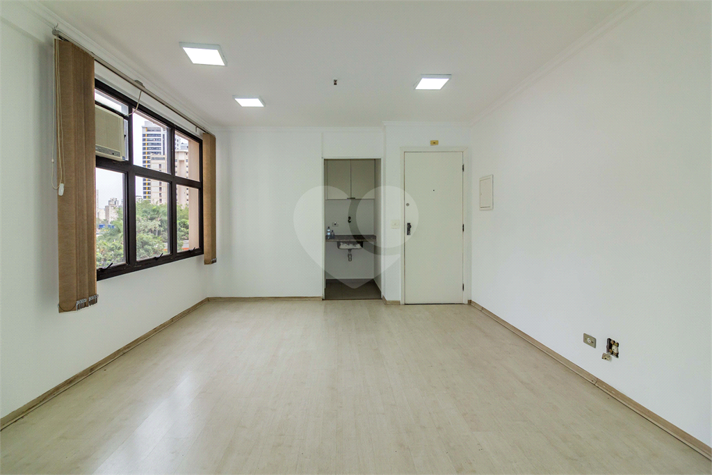 SALA COMERCIAL PARA VENDA COM  33 M DE ÁREA E  UMA VAGA NA VILA NOVA CONCEIÇÃO!