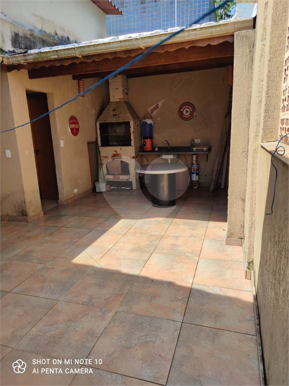 Casa Terrea na Praia de  Solemar com 02 dormitórios 02 vagas de garagem e Churrasqueira 