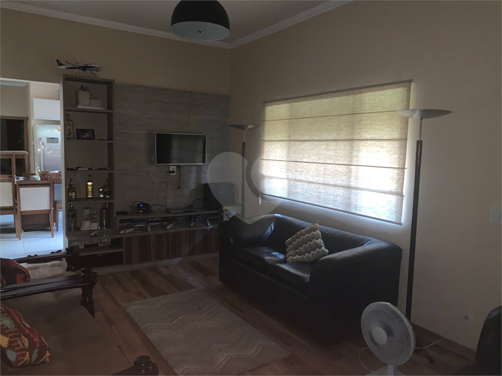 Casa Terrea na Praia de  Solemar com 02 dormitórios 02 vagas de garagem e Churrasqueira 