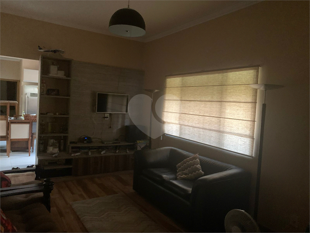 Casa Terrea na Praia de  Solemar com 02 dormitórios 02 vagas de garagem e Churrasqueira 