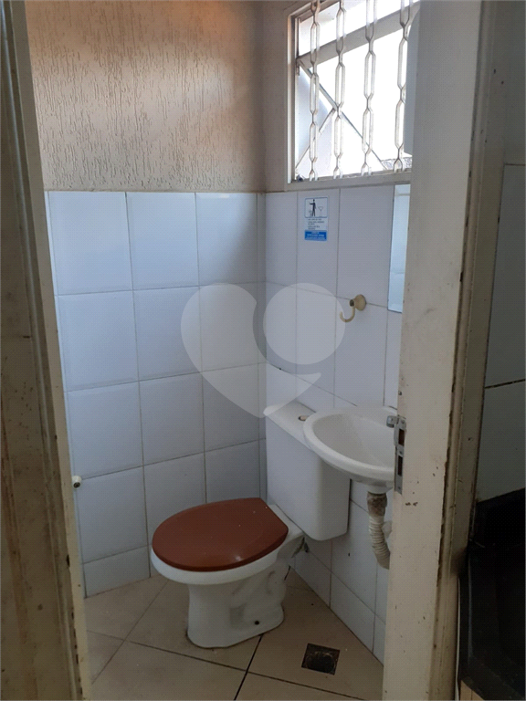 Salão Comercial Locação no Bairro de Santa Teresinha 