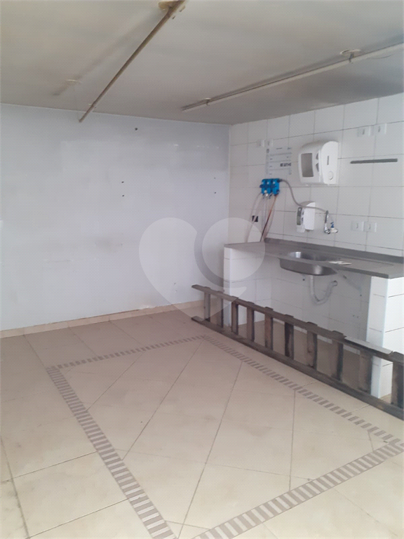 Salão Comercial Locação no Bairro de Santa Teresinha 