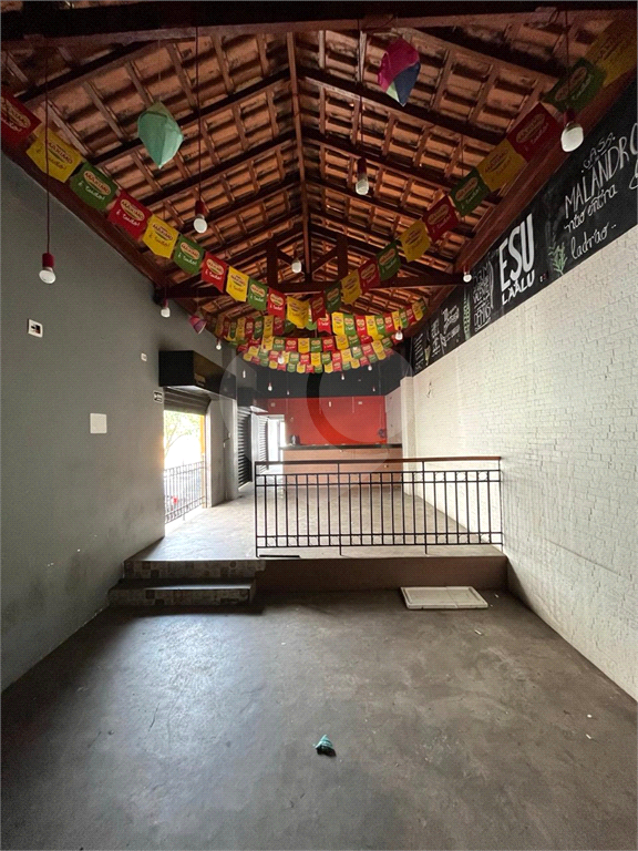 Salão Comercial Locação no Bairro de Santa Teresinha 