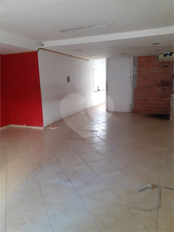Salão Comercial Locação no Bairro de Santa Teresinha 