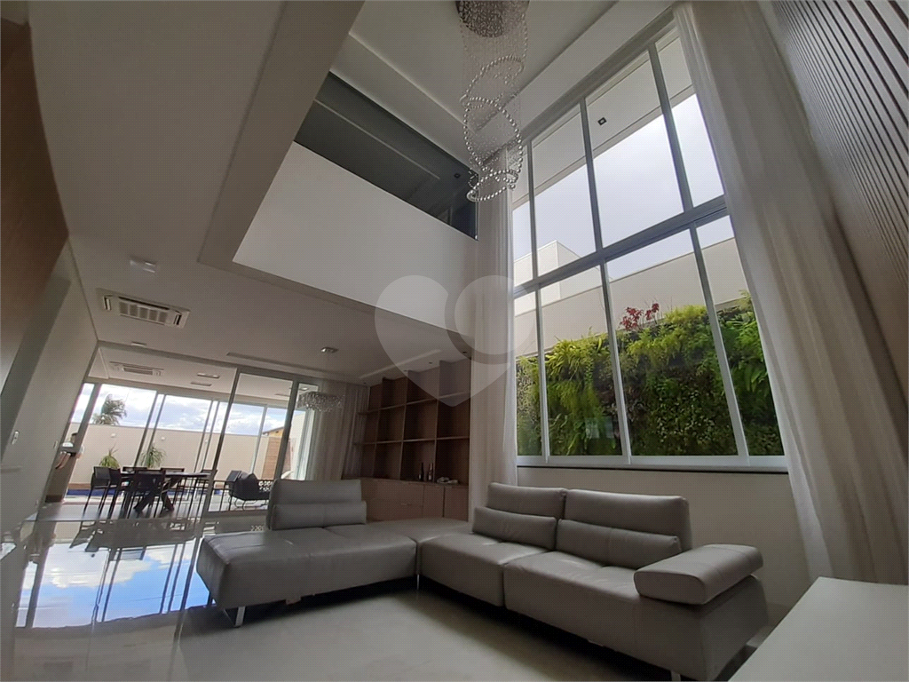 Casa de Condomínio à venda com 4 quartos, 360m² - Foto 1