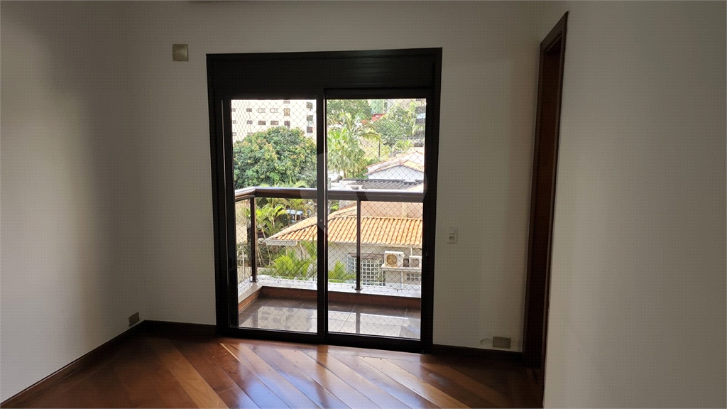 APARTAMENTO em PARAÍSO