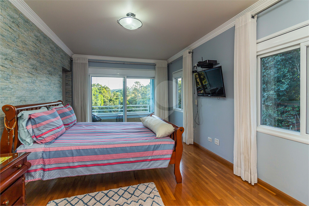 Casa Alpes da Cantareira | 3 Suítes | 8 Vagas | 360m² | Lazer e Espaço Gourmet