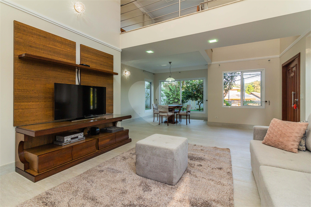 Casa Alpes da Cantareira | 3 Suítes | 8 Vagas | 360m² | Lazer e Espaço Gourmet