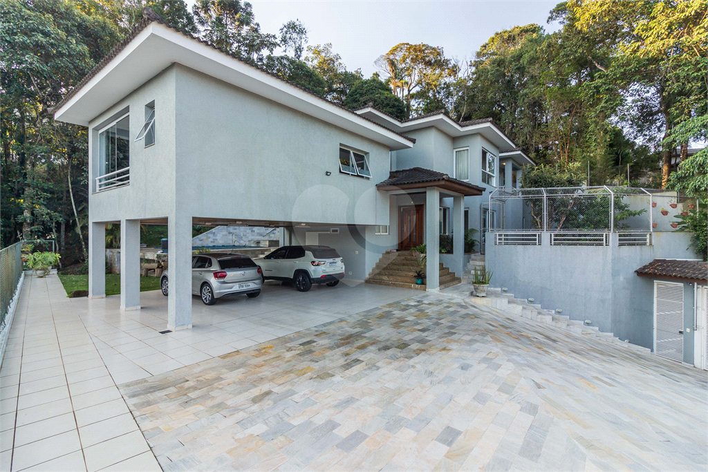 Casa Alpes da Cantareira | 3 Suítes | 8 Vagas | 360m² | Lazer e Espaço Gourmet