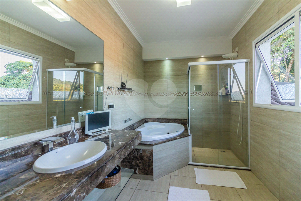 Casa Alpes da Cantareira | 3 Suítes | 8 Vagas | 360m² | Lazer e Espaço Gourmet