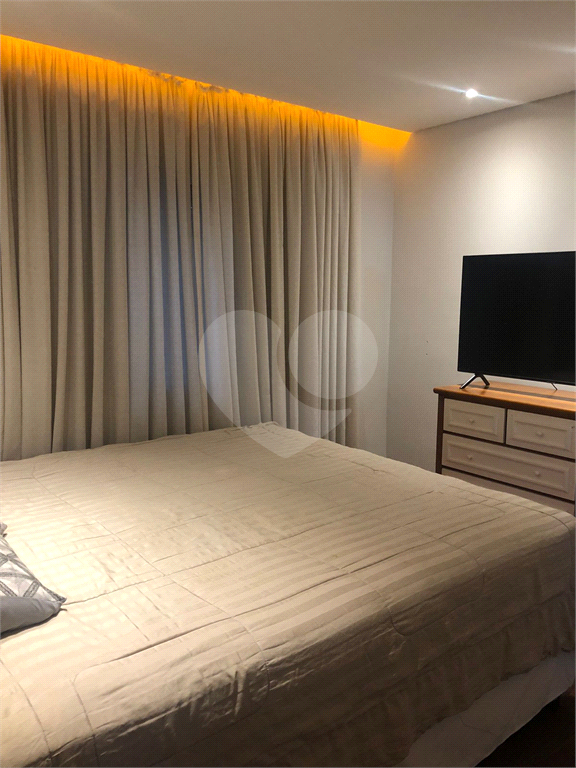 EXCELENTE apartamento c/  120m² , 03 quartos 02 suítes e quintal em Pinheiros!