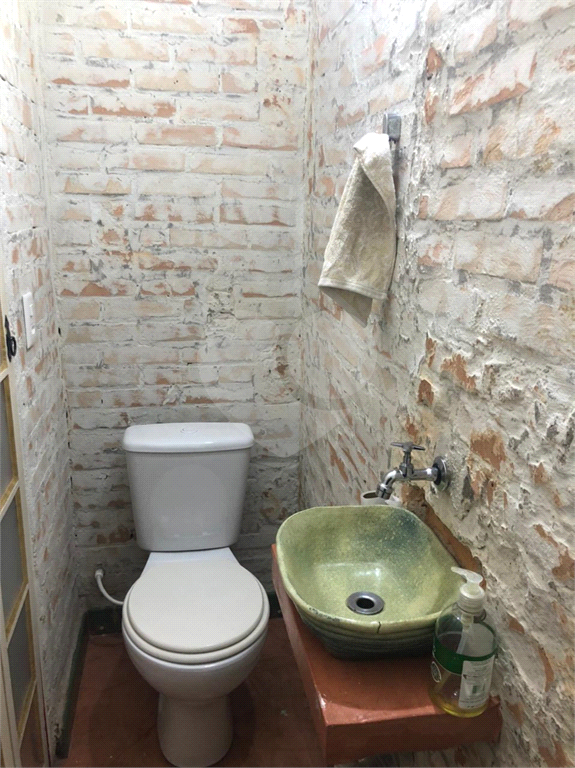EXCELENTE apartamento c/  120m² , 03 quartos 02 suítes e quintal em Pinheiros!