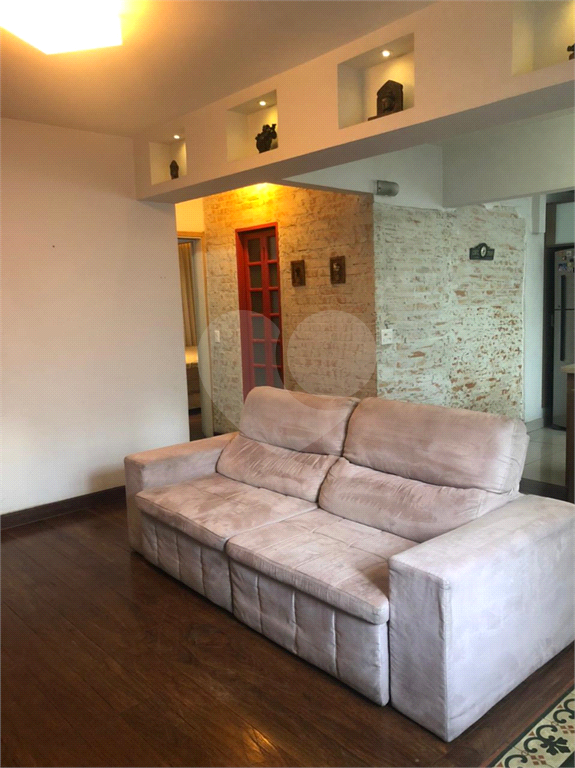 EXCELENTE apartamento c/  120m² , 03 quartos 02 suítes e quintal em Pinheiros!