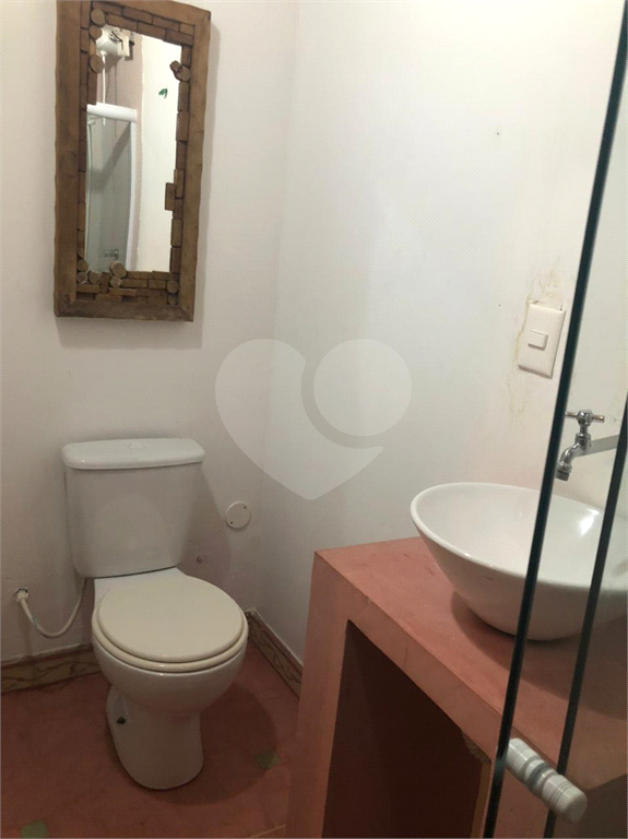 EXCELENTE apartamento c/  120m² , 03 quartos 02 suítes e quintal em Pinheiros!