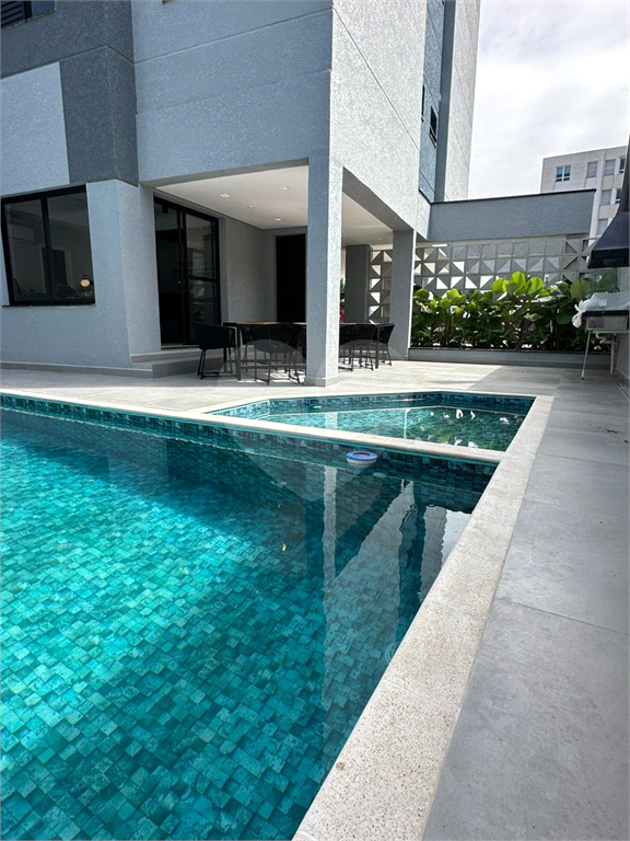 Apartamento à venda com 2 quartos, 62m² - Foto 12