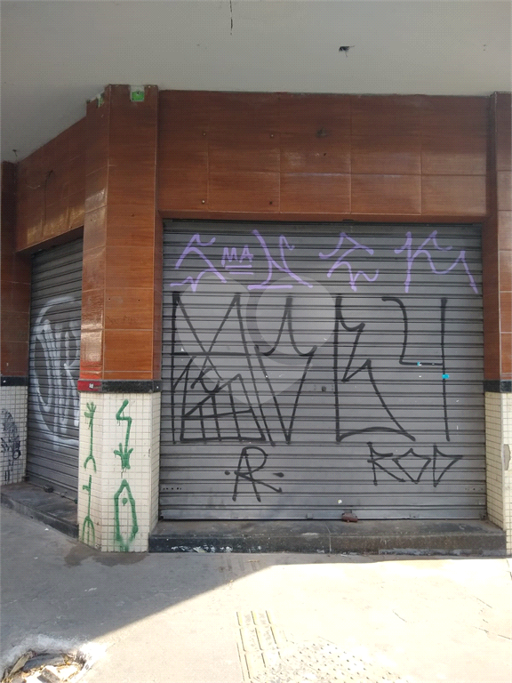 PONTO COMERCIAL EM AVENIDA  DE ESQUINA