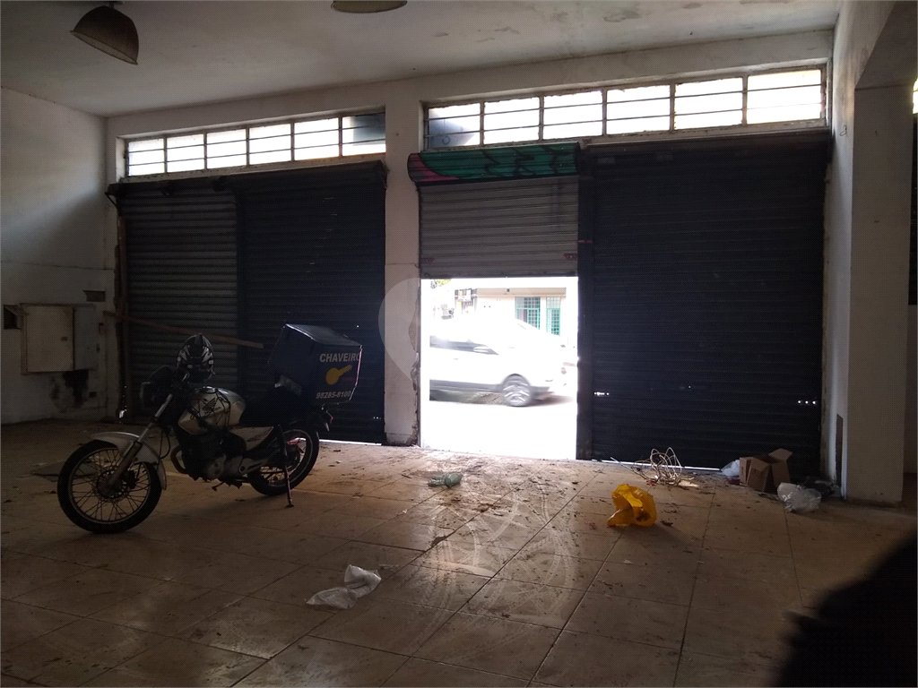 PONTO COMERCIAL EM AVENIDA 