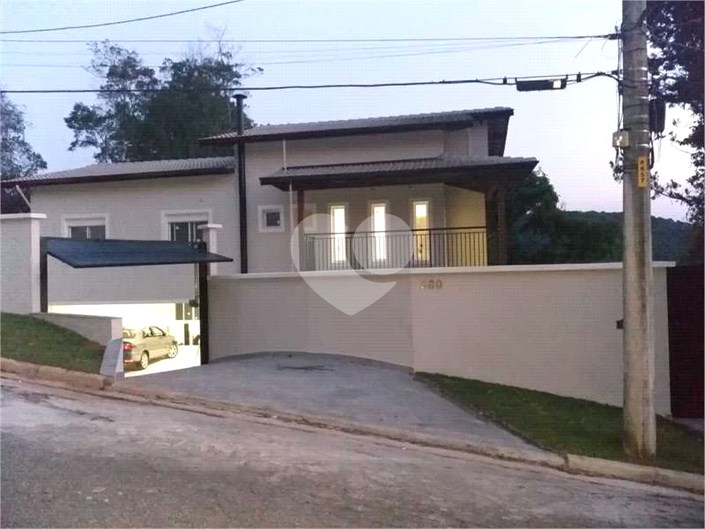 Casa de Condomínio à venda com 4 quartos, 335m² - Foto 1