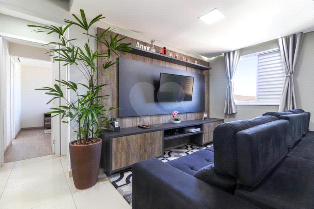 Apartamento à venda com 3 quartos, 83m² - Foto 1