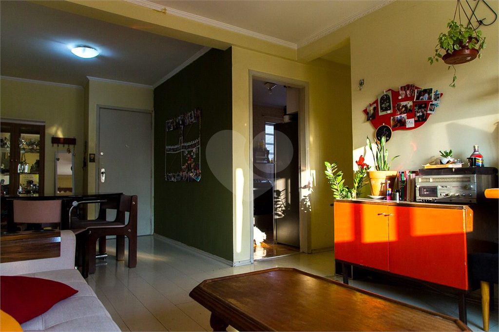 Apartamento à venda com 2 quartos, 70m² - Foto 3