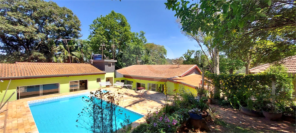 Chácara à venda com 3 quartos, 277m² - Foto 1
