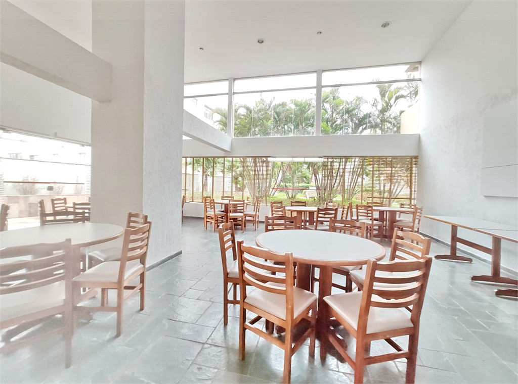 Apartamento 3 dormitórios com varanda, 