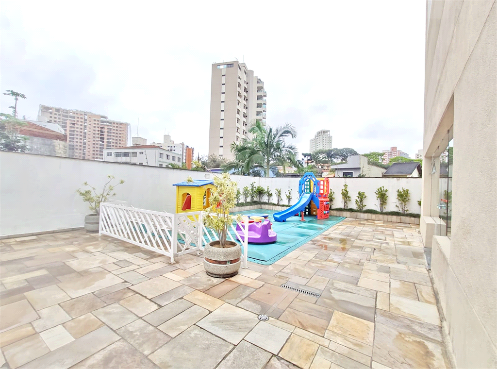 Apartamento 3 dormitórios com varanda, 
