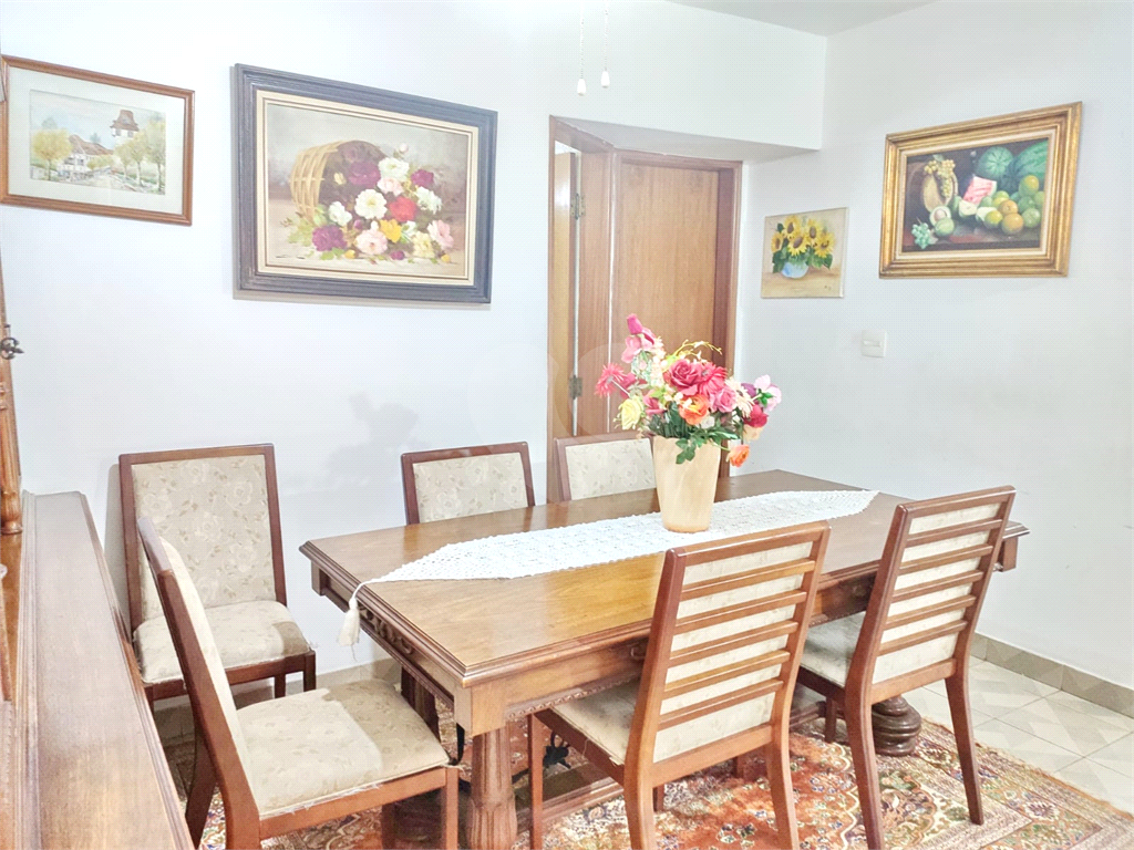 Apartamento 3 dormitórios com varanda, 